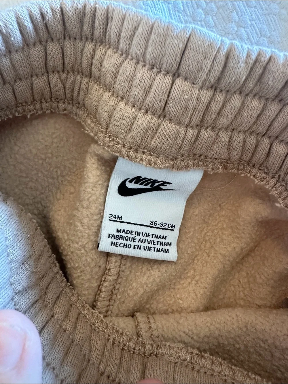 Nike Beige Toddler Hoodie & Jogger Set with Green Logo - Picture 6 of 7